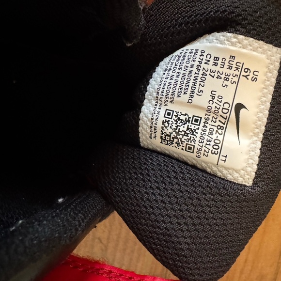 Nike Court Borough Mid Bred Black Red Youth 6Y - Picture 7 of 7